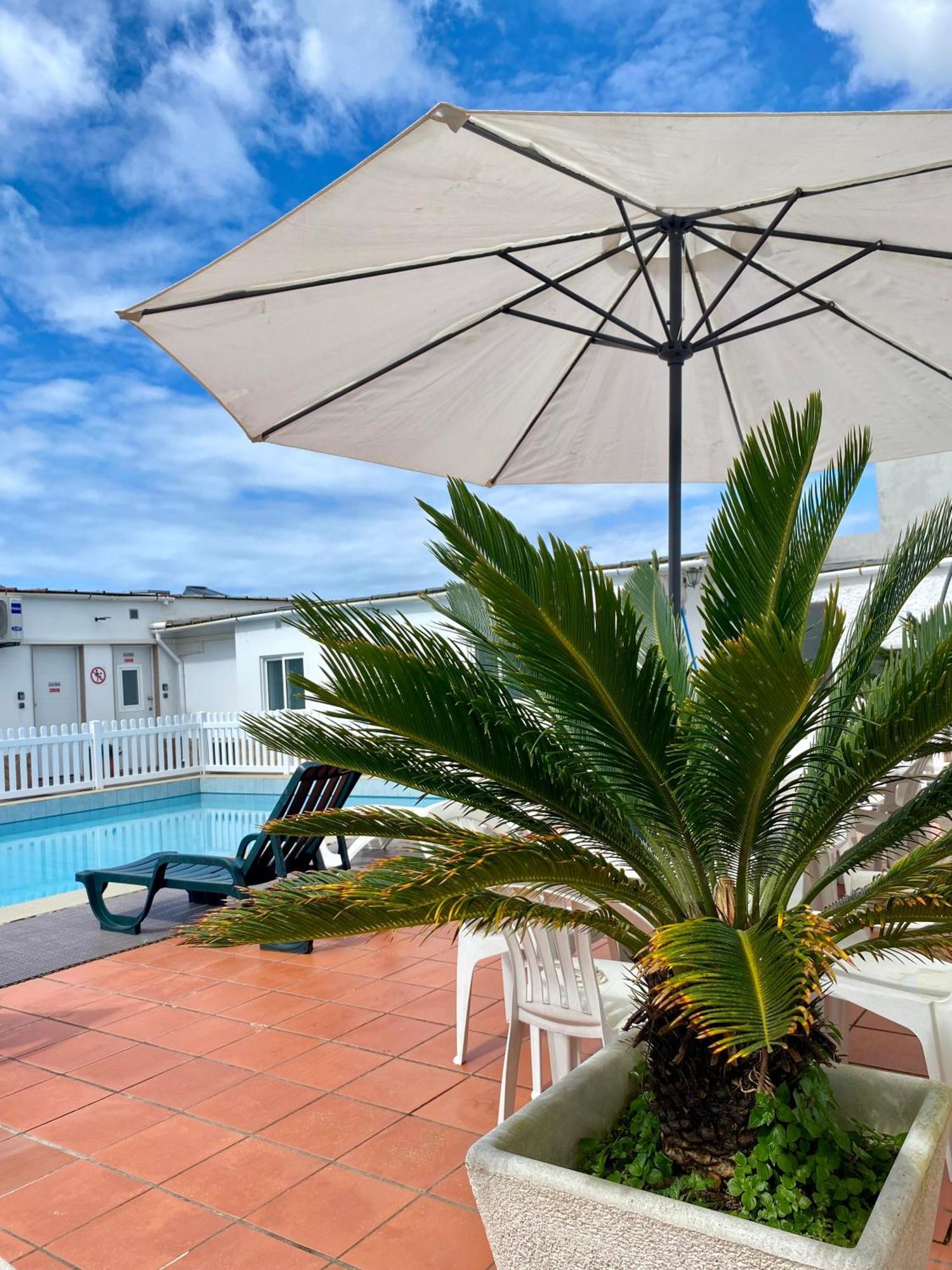 Live, Laugh, Love Beach Guest Home With Ac Madalena  Exteriör bild