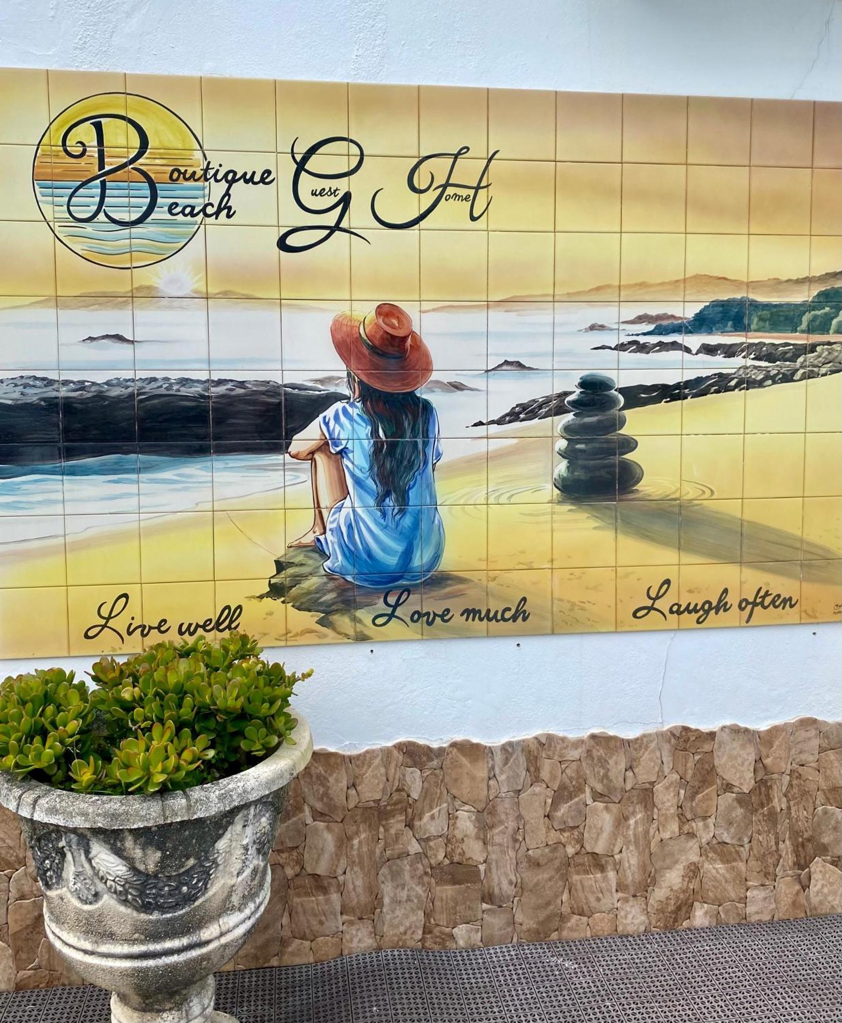 Live, Laugh, Love Beach Guest Home With Ac Madalena  Exteriör bild